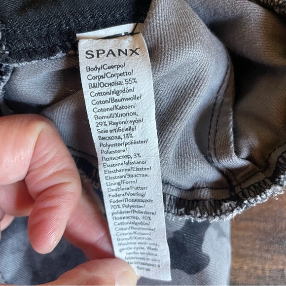 SPANX Camo joggers cargo Pants MED - Picture 8 of 8